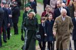Carlos III y Camila y los príncipes de Gales asisten a misa por Navidad