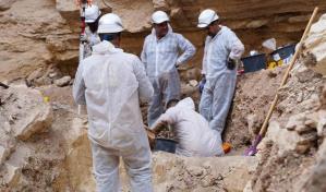 Exhuman los restos de un centenar de mujeres y ni&ntilde;os kurdos de una fosa en Irak