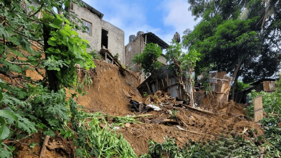 Tres viviendas colapsan en Puerto Plata por intensas lluvias