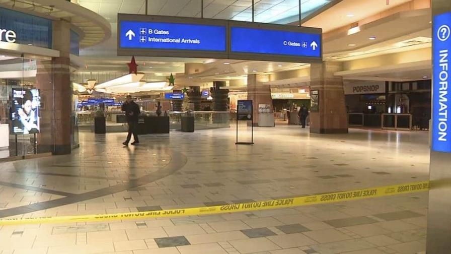 Un tiroteo navideño en aeropuerto de Phoenix deja tres heridos