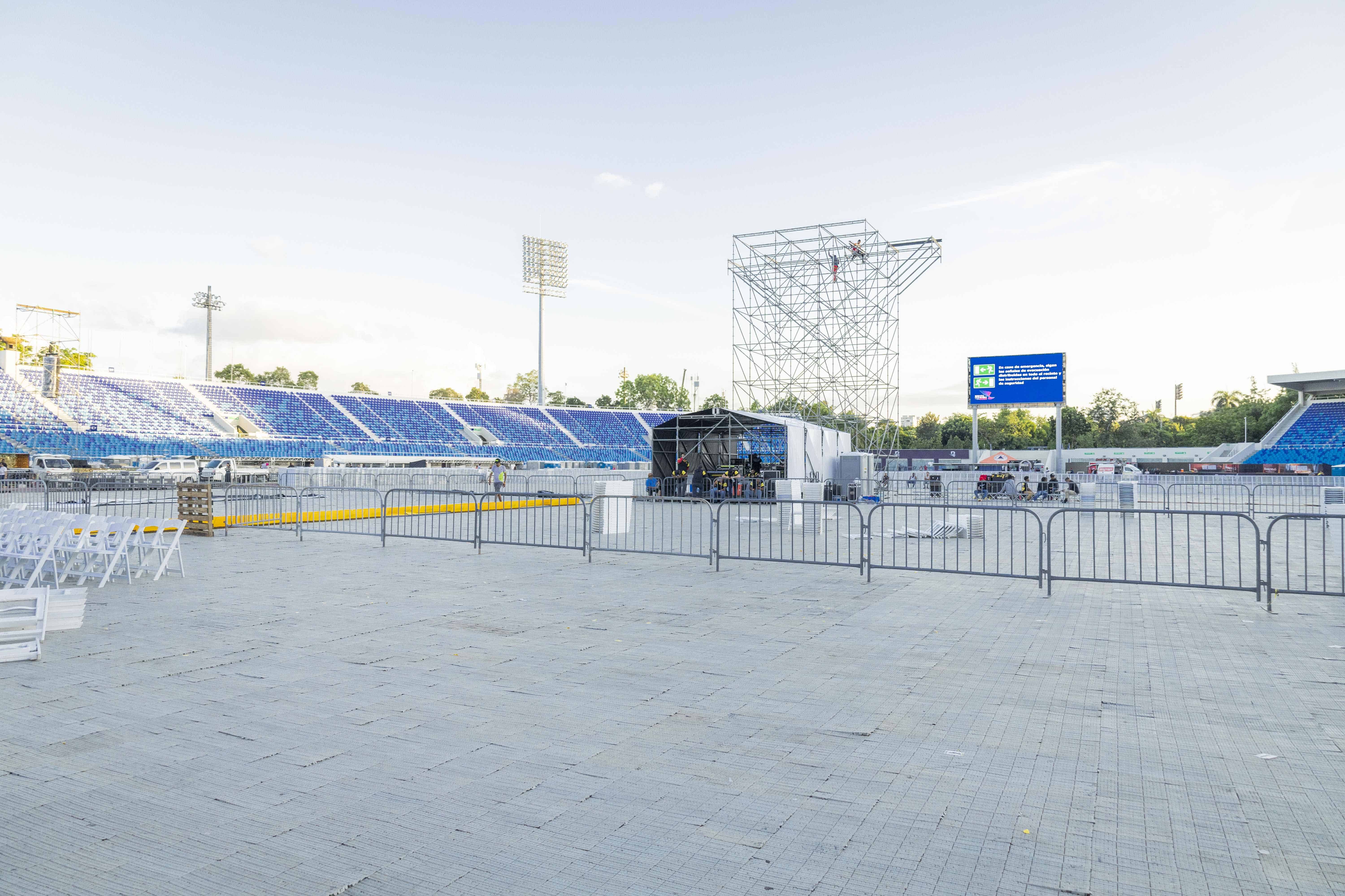 Los preparativos del área del estadio.