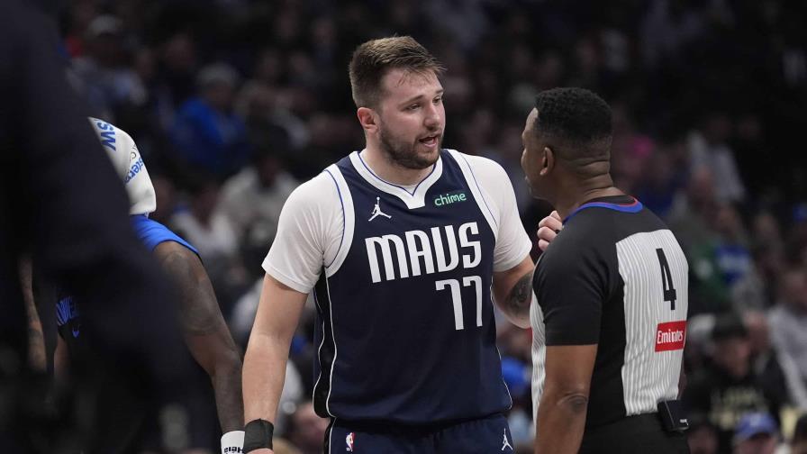 Mavs se quedarán al menos un mes sin su astro Doncic por lesión de pantorrilla, según fuente de AP