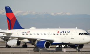 Delta suspende trato prioritario a congresistas de EE. UU. en aeropuertos debido al caos