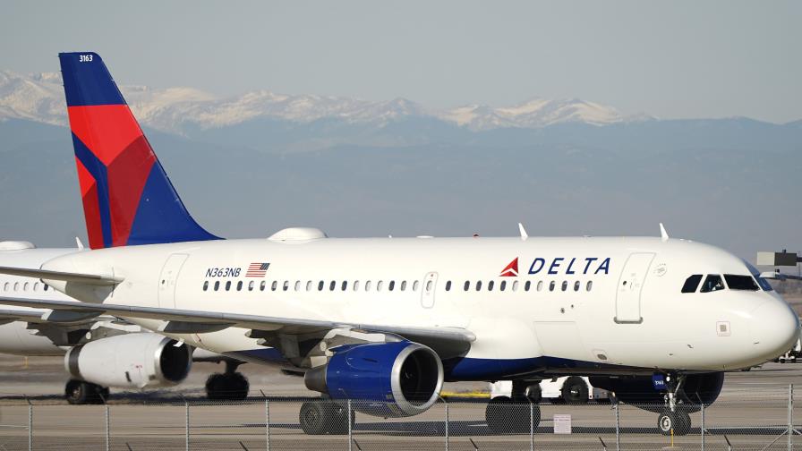 Pasajero sin boleto intenta viajar de polizón en un vuelo de Delta durante esta temporada navideña