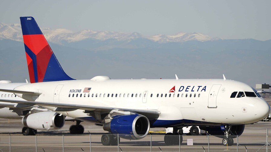 Delta suspende beneficios de viaje para miembros del Congreso hasta que finalice el cierre del DHS
