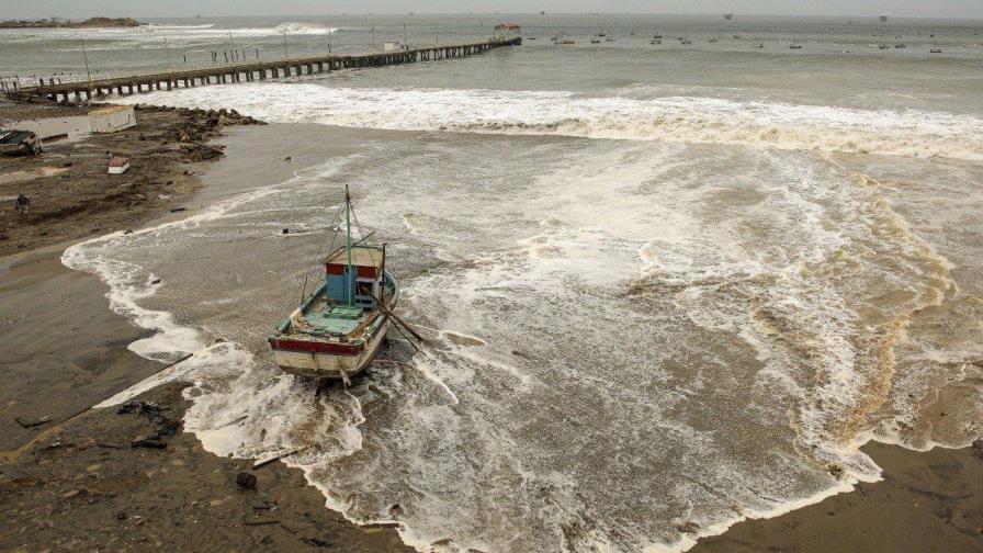 Perú cierra 91 puertos y anuncia respuesta contundente ante impacto de fuerte oleaje