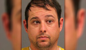 Acusan a hombre de atacar a periodista y decir: Ahora este es el Estados Unidos de Trump