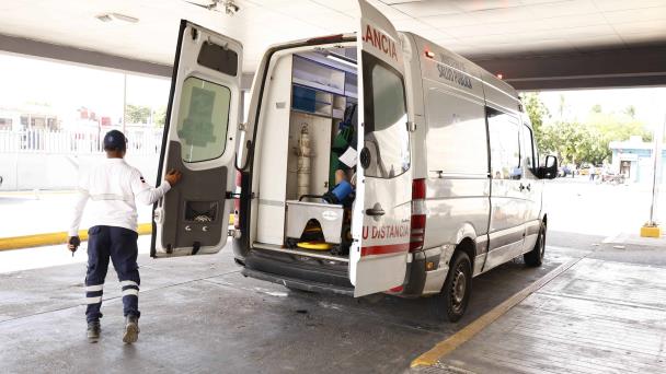 Un aguinaldo que terminó en tragedia: Joven en estado crítico al caer en un hoyo