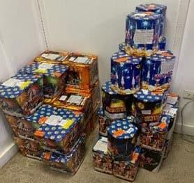 Confiscan fuegos artificiales y escopeta durante allanamientos en Santiago Confiscan fuegos artificiales y escopeta durante allanamientos en Santiago