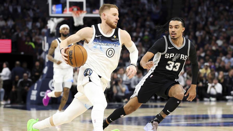 DiVincenzo anota 26 y lidera a los Timberwolves en victoria 112-110 sobre Spurs