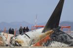 Investigadores de EEUU y Boeing inspeccionan el lugar de accidente aéreo mortal en Corea del Sur Investigadores de EEUU y Boeing inspeccionan el lugar de accidente aéreo mortal en Corea del Sur