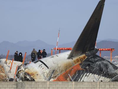 Investigadores de EEUU y Boeing inspeccionan accidente aéreo en Corea