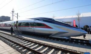 China presenta nuevos trenes bala que alcanzan 450 kilómetros por hora