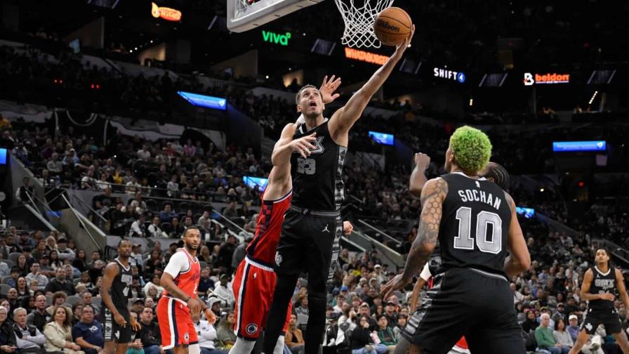 Con 27 puntos de Wembanyama los Spurs aplastan 122-86 a los Clippers