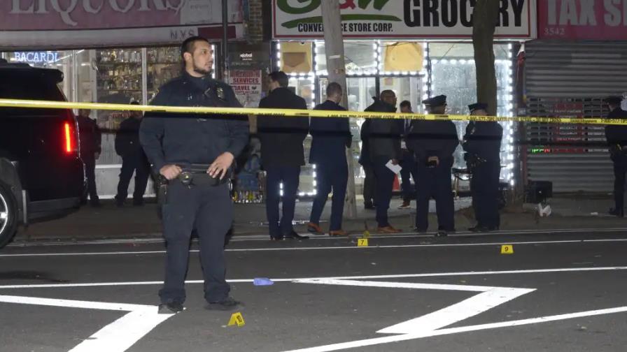 Tiroteo en tienda de Nueva York deja seis heridos, entre ellos una madre y su hija de 12 años