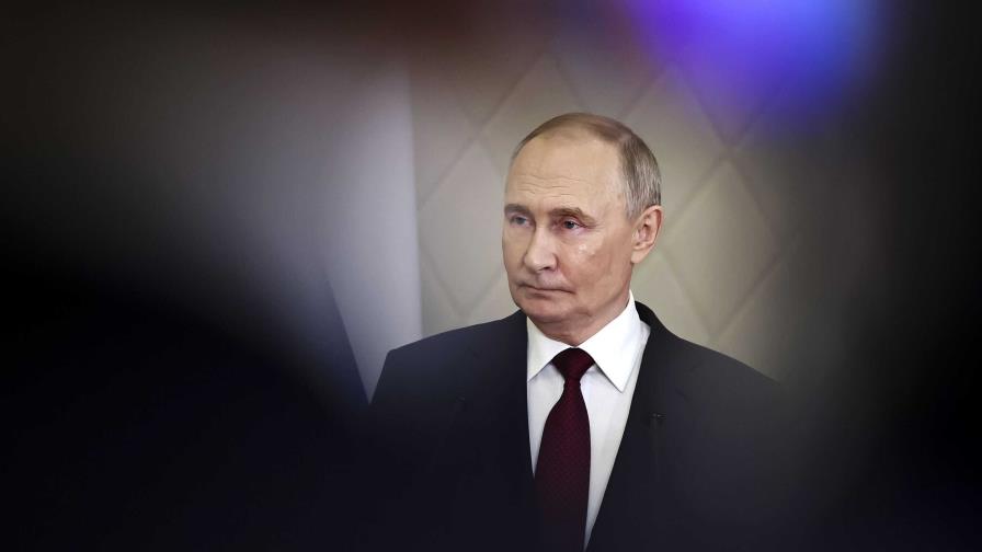 Putin dice que Rusia ha respondido a retos difíciles y que todo irá bien