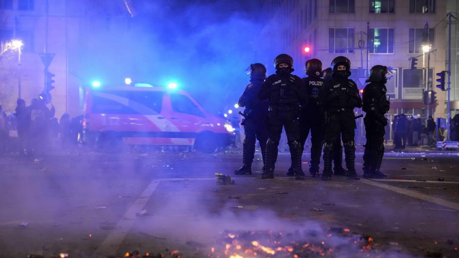 Gobierno alemán condena incidentes violentos en Nochevieja tras cientos de arrestos Gobierno alemán condena incidentes violentos en Nochevieja tras cientos de arrestos