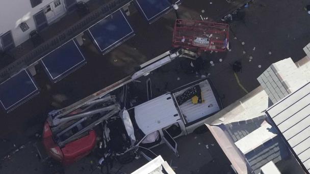 FBI dice que responsable del atropello en Nueva Orleans tenía bandera de ISIS en vehículo