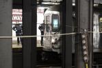Un hombre en estado crítico tras ser empujado contra un tren en marcha en metro Nueva York