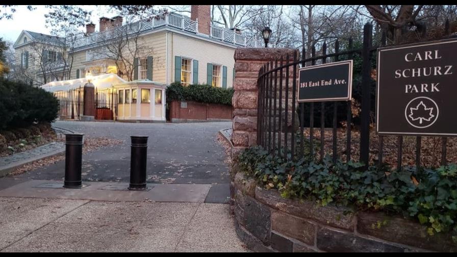 Arrestan a joven por colarse en la residencia oficial del alcalde de NY para robar adornos navideños