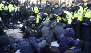 Investigadores viajan a Seúl para detener al presidente apartado de su cargo Yoon Suk Yeol