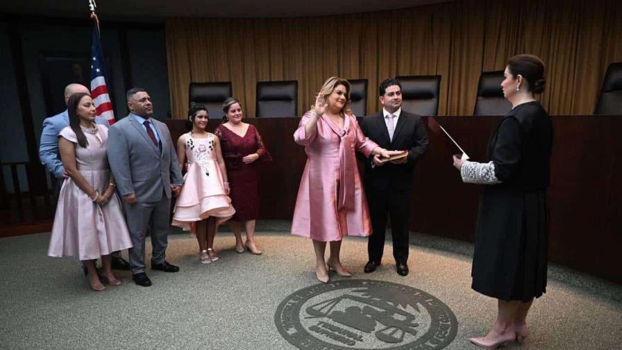 Jenniffer González Colón jura como la nueva gobernadora de Puerto Rico