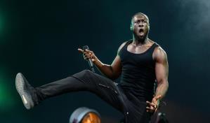 Stormzy: multado por uso de teléfono al conducir Stormzy: multado por uso de teléfono al conducir