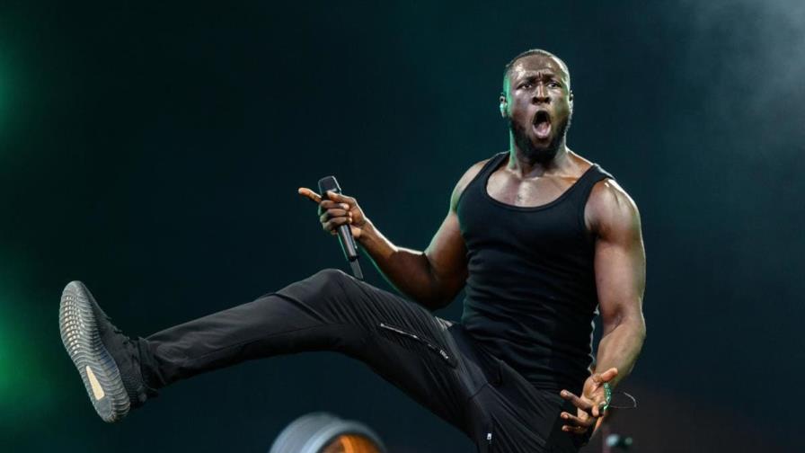 Stormzy: multado por uso de teléfono al conducir