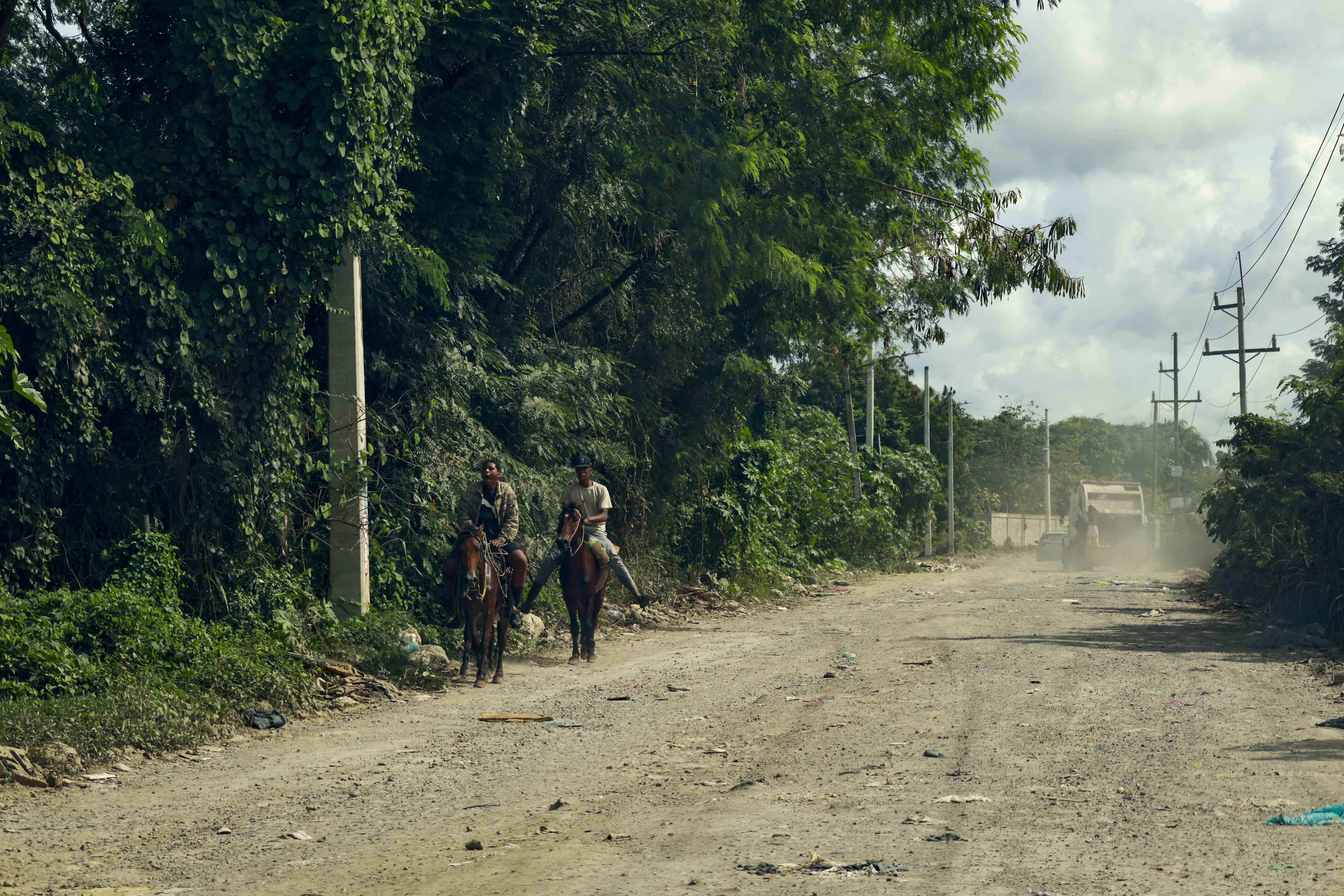 Carretera Los Casabes también deteriorada.