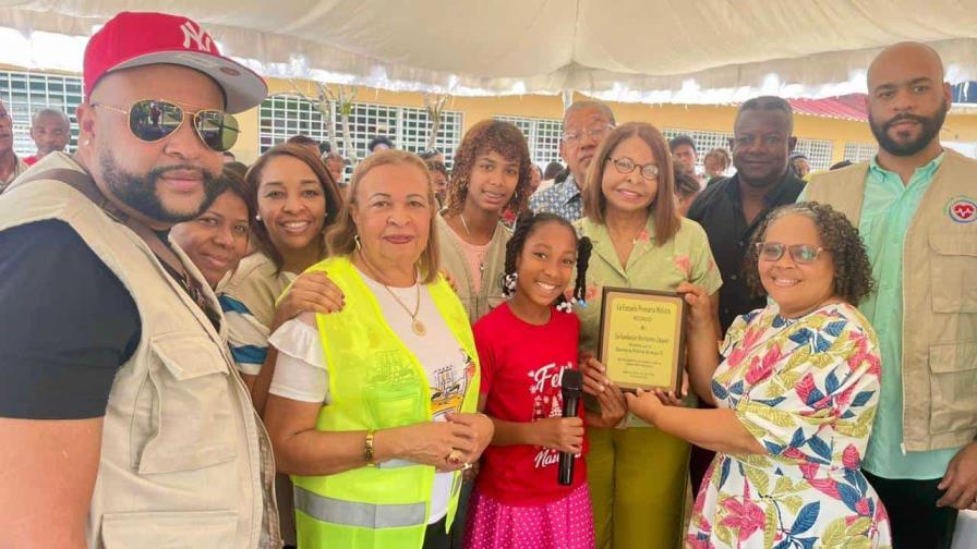 Fundación Hermanos Jáquez realiza encuentro navideño para los niños de San Cristóbal