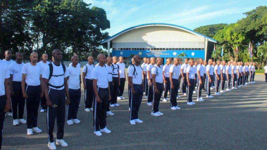 La Policía Nacional recibe 112 nuevos aspirantes a cadetes