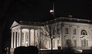 ¿Por qué las banderas de EEUU se izarán a media asta en la toma de posesión de Trump?