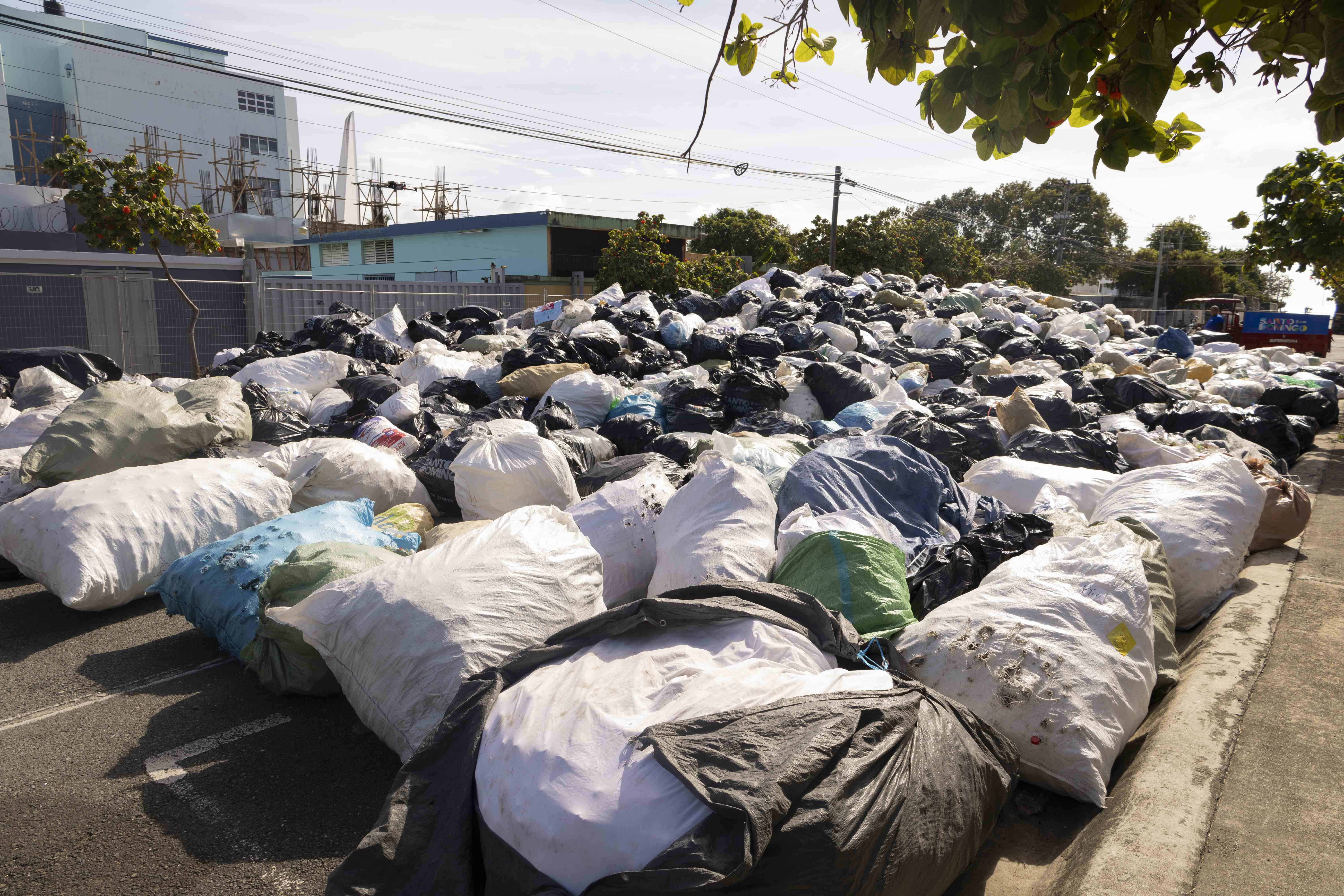 Fueron recaudadas miles de botellitas plásticas.