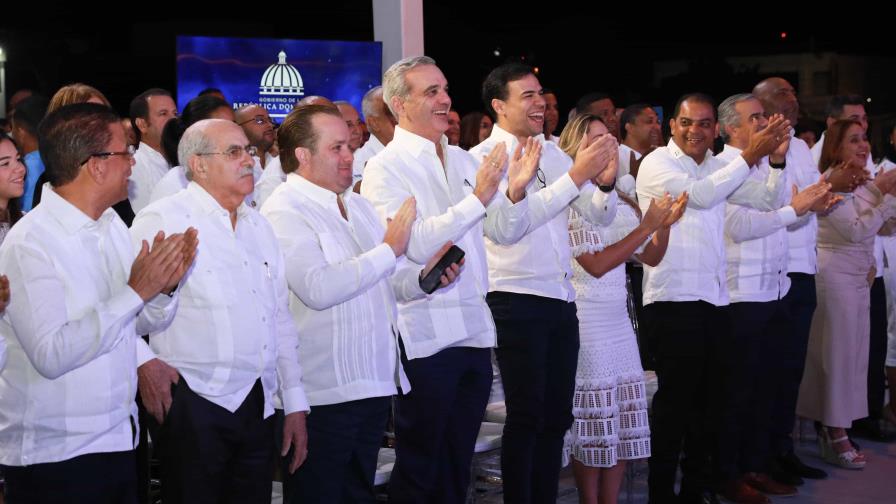 Presidente Luis Abinader encabeza concierto de cierre de las navidades en Mao