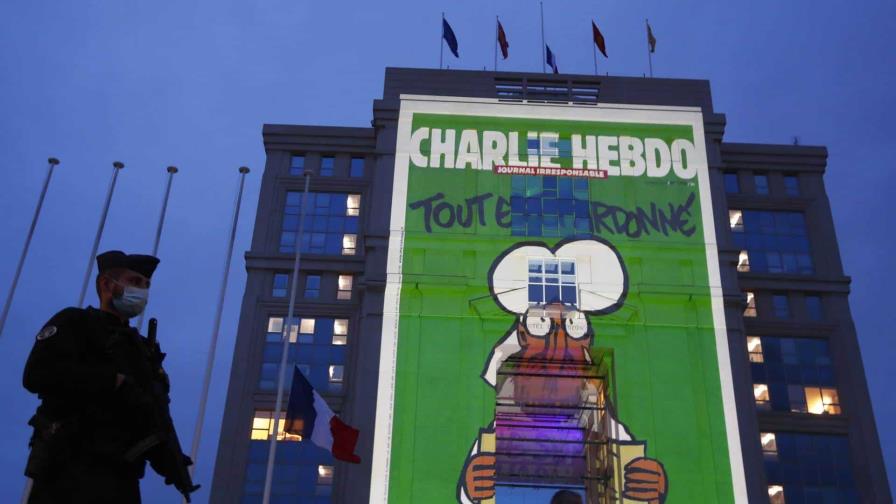 Diez años del atentado contra Charlie Hebdo, que sigue fiel a sí misma