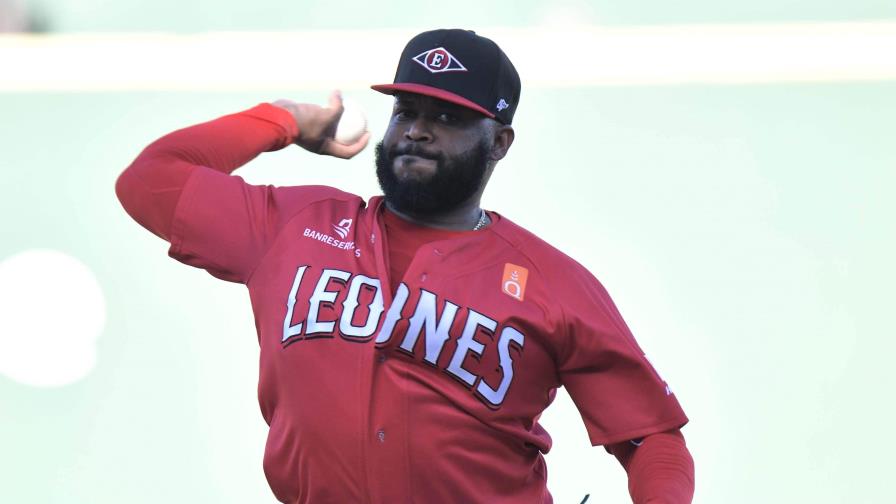 Video | Johnny Cueto lanza buena pelota y los Leones vencen a las Estrellas en el Quisqueya