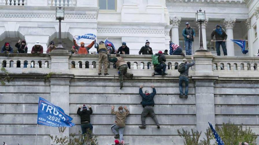 Legisladores piden moderación ante promesa de Trump de indulto a participantes en asalto a Capitolio