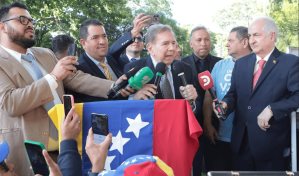 Mensaje de González Urrutia busca causar un quiebre en las FF.AA., asegura Daniel Zovatto