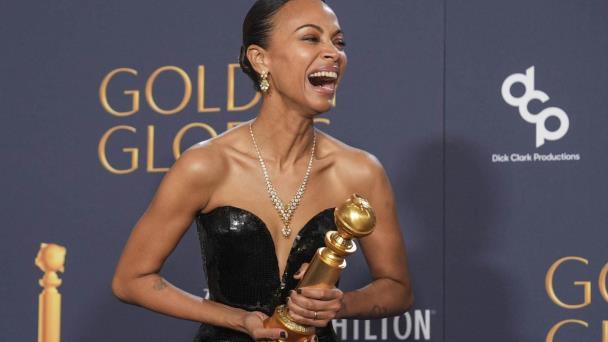 Zoe Saldaña agradece mensaje de Abinader tras ganar su primer Globo de Oro