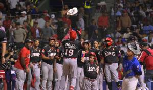 Video | Los Leones vapulean a César Valdez y logran el triunfo ante los Tigres del Licey