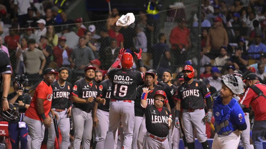 Video | Los Leones vapulean a César Valdez y logran el triunfo ante los Tigres del Licey