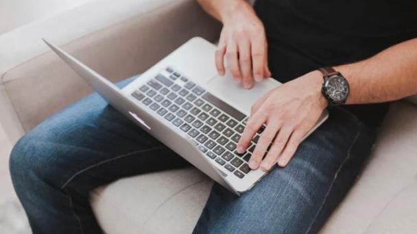 Reino Unido penalizará la creación de deepfakes de carácter sexual