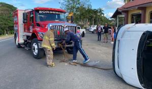 Choque de seis vehículos en la carretera El Seibo-Hato Mayor deja varios heridos
