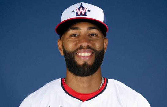 Amed Rosario firma contrato con los Nacionales de Washington