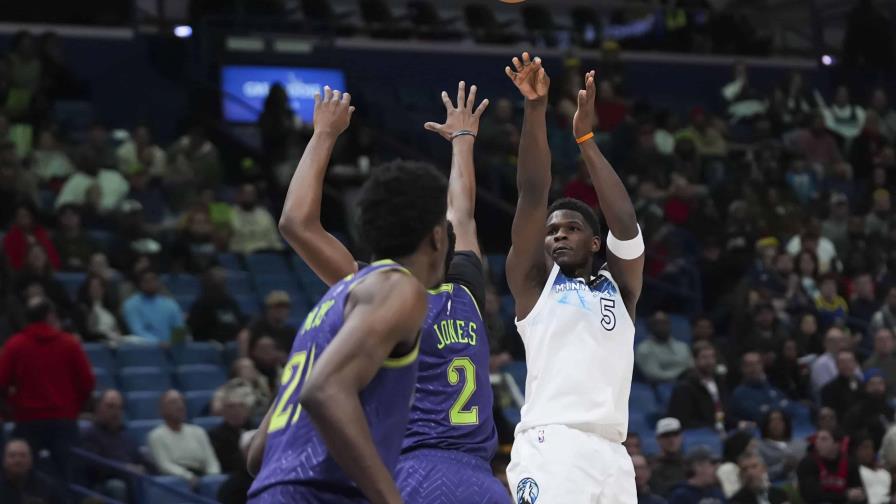 Anthony Edwards anota 32 y Timberwolves vencen 104-97 a Pelicans