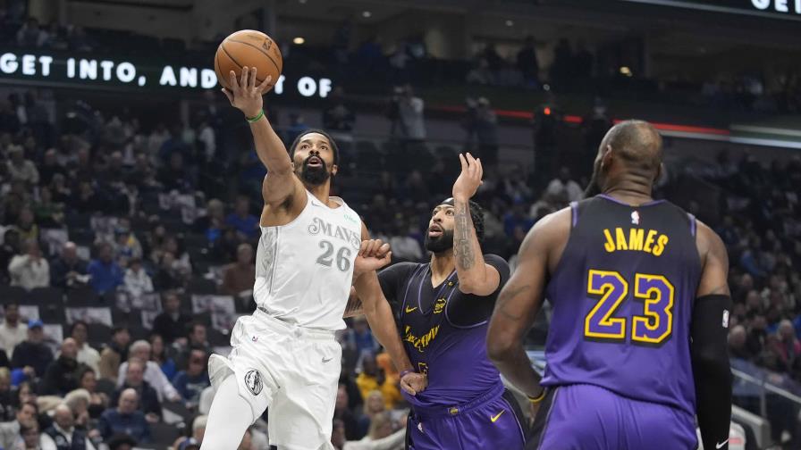 Mavericks rompen racha de 5 derrotas con victoria 118-97 sobre Lakers