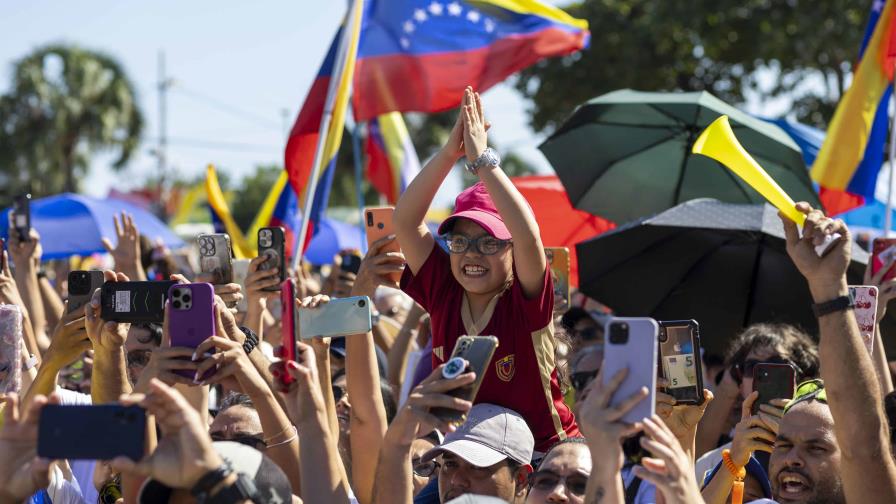 Venezolanos, segundo grupo predominante entre los trabajadores extranjeros en República Dominicana