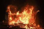 Bomberos logran avanzar en el combate de incendios forestales en Los Ángeles