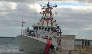 Estados Unidos devuelve 20 migrantes irregulares a Cuba, su primera operación en 2025