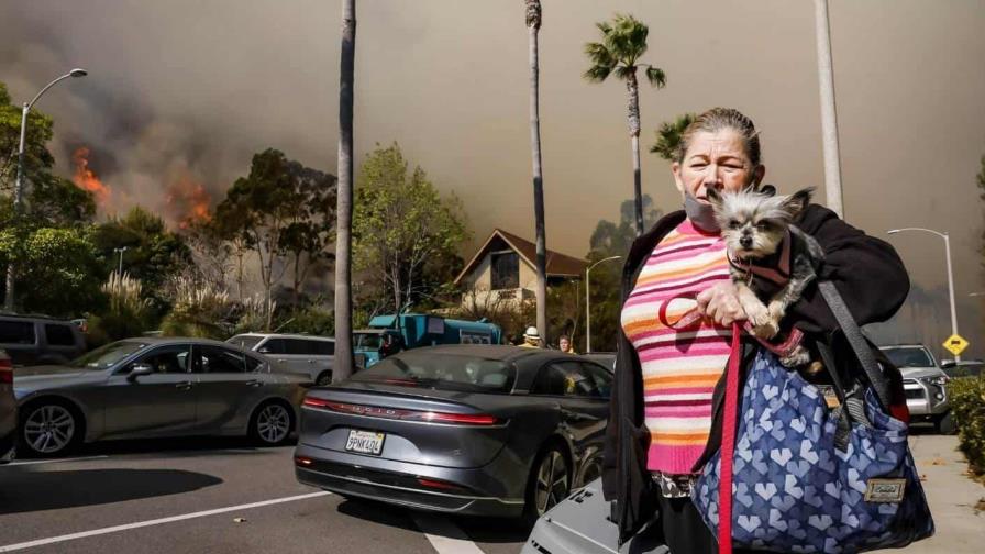 Sheriff de Los Ángeles compara la devastación del fuego con el impacto de una bomba